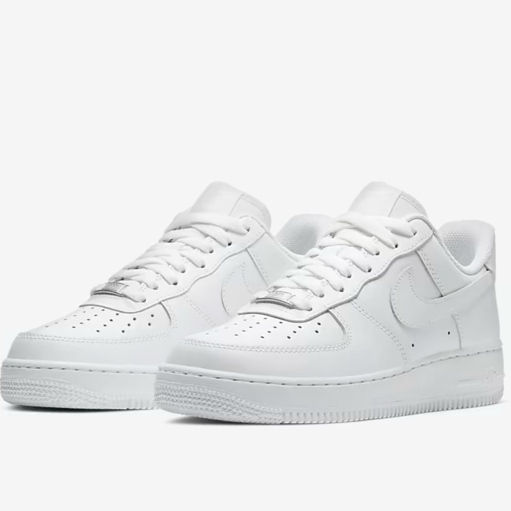 Nike AF1s - Air Force 1 ‘07 White - Size 6
